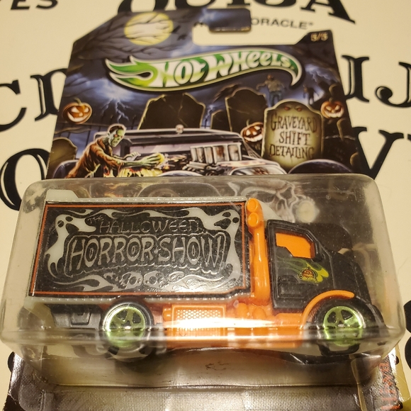 hot wheels Other - Hot Wheels Halloween Horror Show Toy Truck hot wheels Other - Hot Wheels Halloween Horror Show Toy Truck